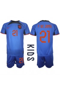 Nederland Frenkie de Jong #21 Babyklær Borte Fotballdrakt til barn VM 2022 Korte ermer (+ Korte bukser)